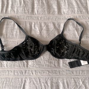 34A Calvin Klein lace bra